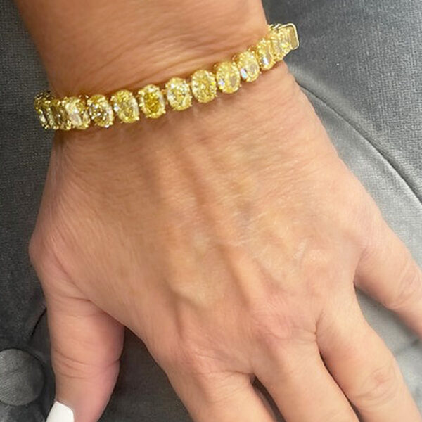 33.52CT TOTAL WEIGHT OVAL FANCY INTENSE YELLOW DIAMOND BRACELET - #RBR-022 - Image 4