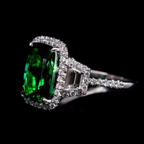 5.01 CT GREEN TSAVORITE AND DIAMOND RING - #RR-199 - Image 2