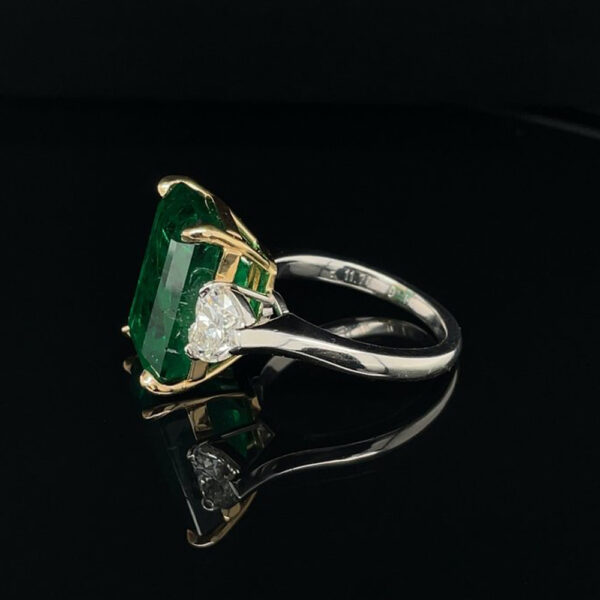 11.71CT EMERALD CUT GREEN EMERALD & DIAMOND RING - STYLE RR-185 - Image 2