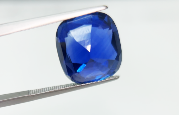 13.53CT Blue Sapphire - Image 3