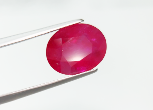 10.04CT Pigeon Blood Ruby - Image 5