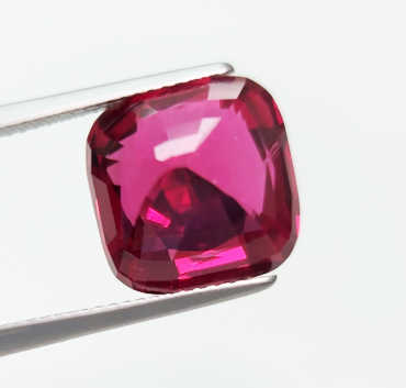 10.04CT Red Spinel - Image 4