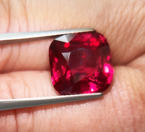 10.04CT Red Spinel