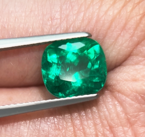 3.19CT Columbian Emerald