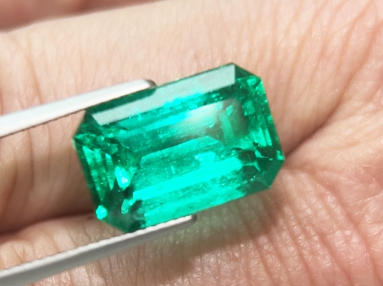 9.03CT Columbian Emerald