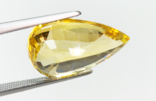 13.60CT Vivid Yellow Sapphire - Image 3