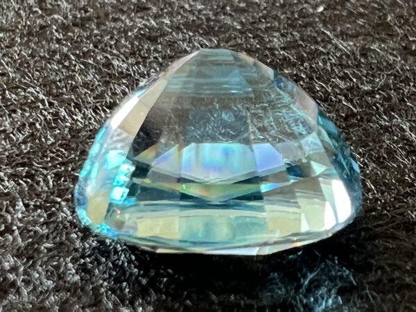 24.24CT Lagoon Blue Zircon - Image 8