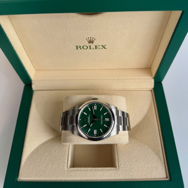 Rolex Oyster Perpetual 41 mm Green - Image 2